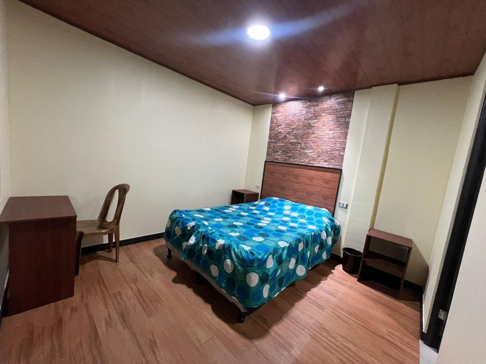 C&M Exclusive Private Rooms Quetzaltenango Exterior foto
