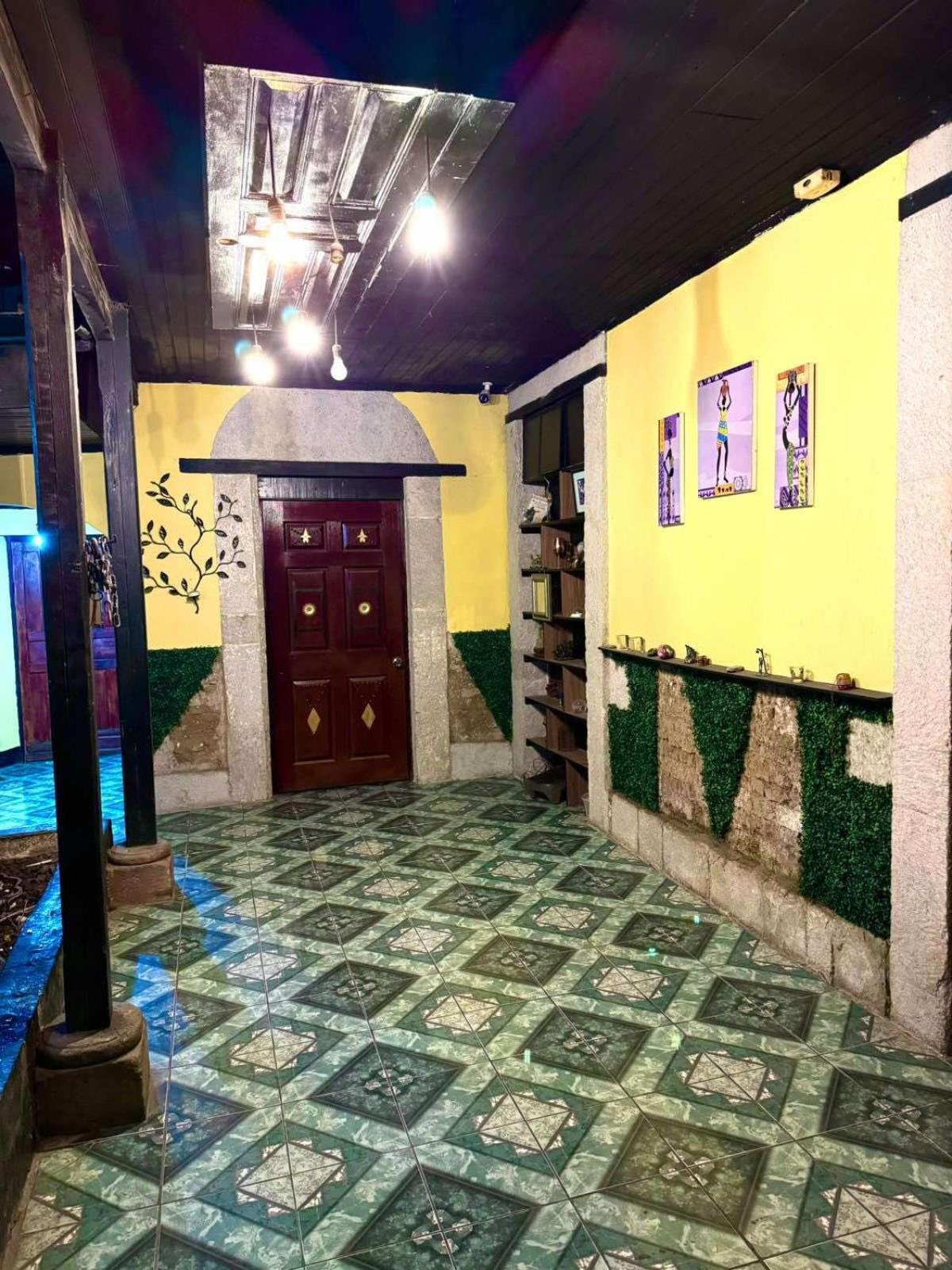 C&M Exclusive Private Rooms Quetzaltenango Exterior foto